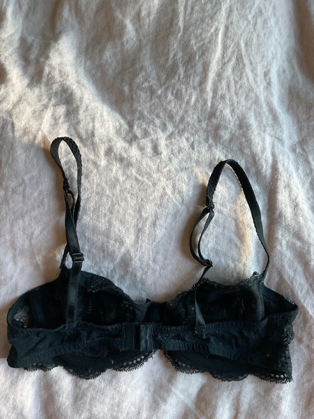 Gently used Le Mystere Isabella (Style 135) Sheer Lace Bra size US 32C FR 85C
